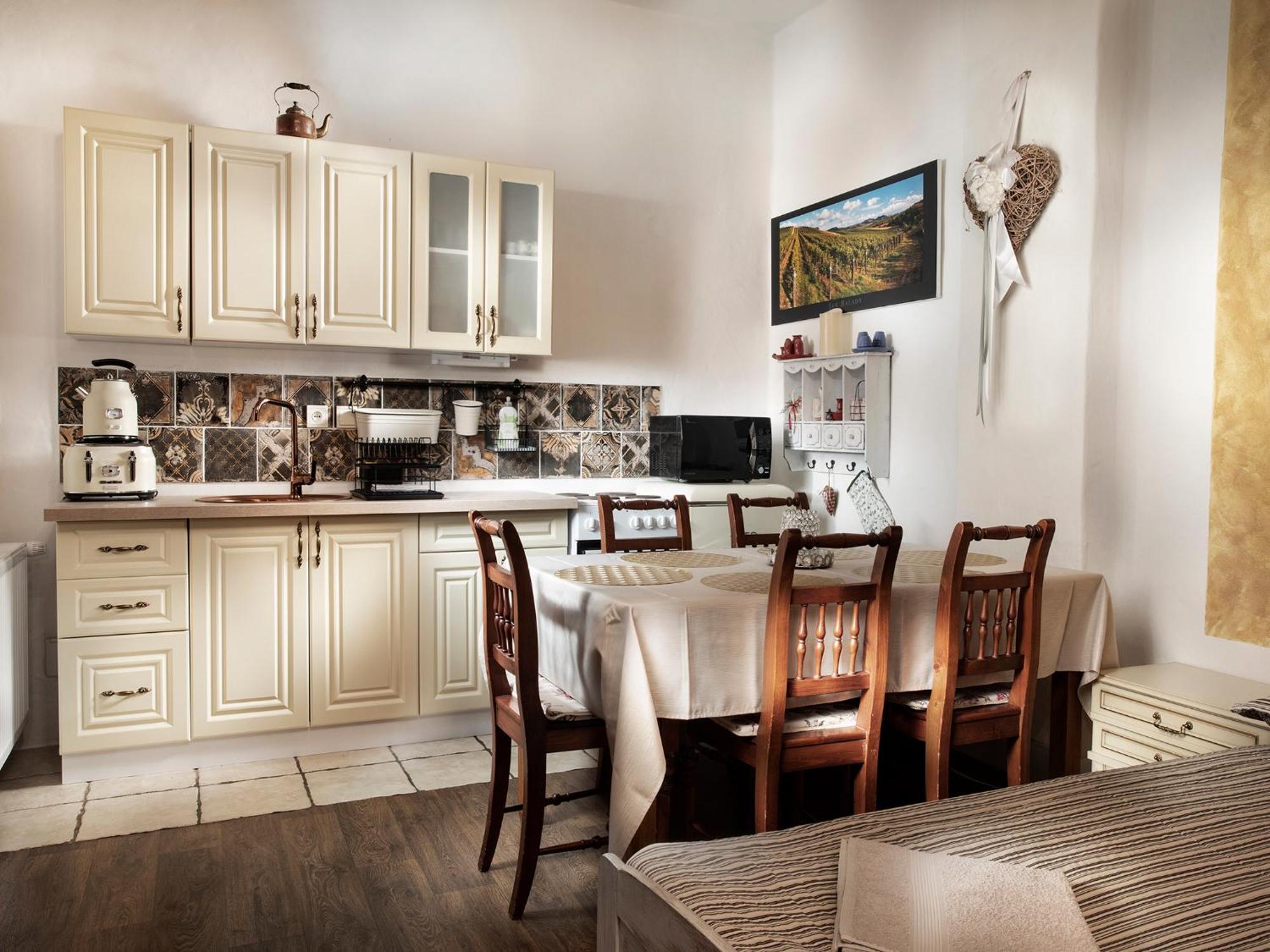Lichtenstein Lva Apartman Břeclav Esterno foto