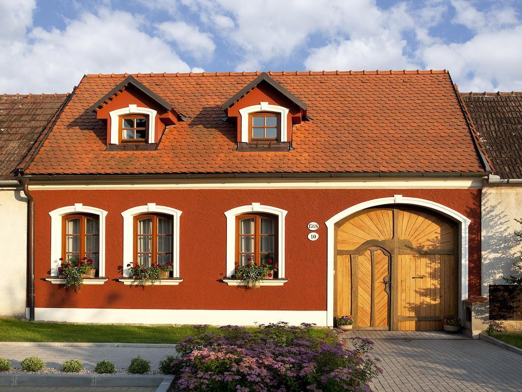 Lichtenstein Lva Apartman Břeclav Esterno foto